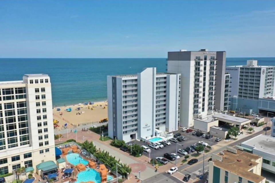 Beachfront Condo Pool Surfing Fishing House in Virginia Beach