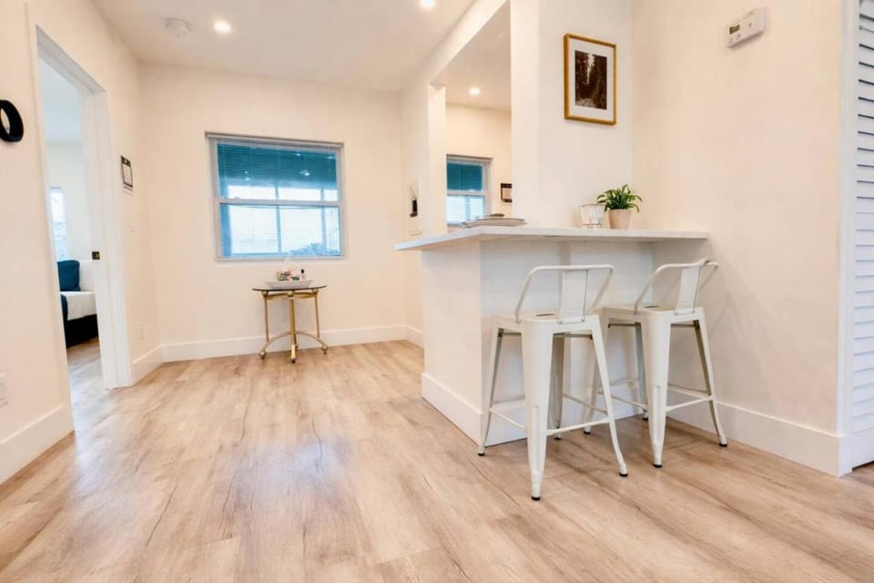 Beachline Breeze (On the Strip) Apartment in Florida