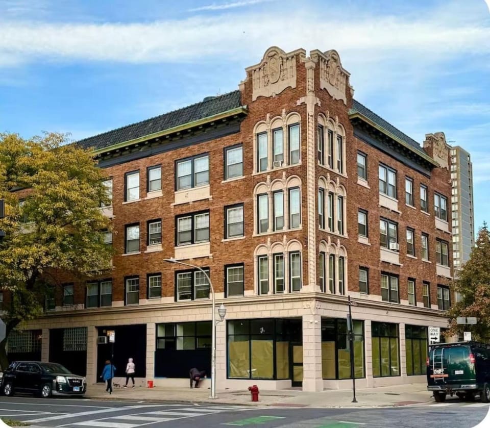 Well Located Studio on the Red Line Apartment in Chicago