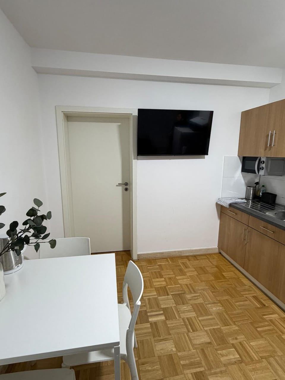 TV and multimedia, Kitchen or kitchenette, Dining area, oven