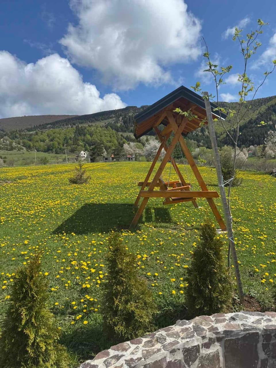 Spring, Day, Natural landscape, Garden, Garden view, Mountain view