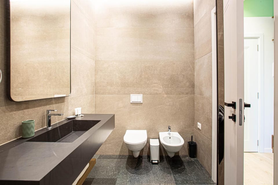 Santorini Luxury Room 6 - Beach Access, Parking and more Apartment in Vlorë County, Albania