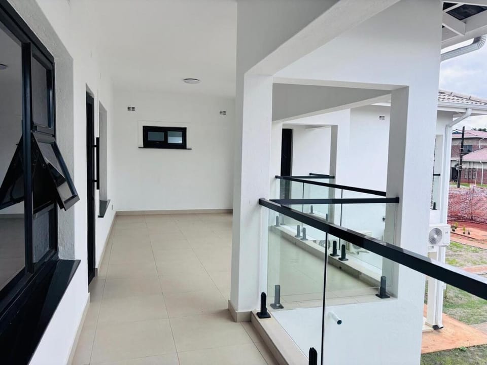 5BR 5 and 1 half Solar& Generator Backup AC ALL rooms House in Harare