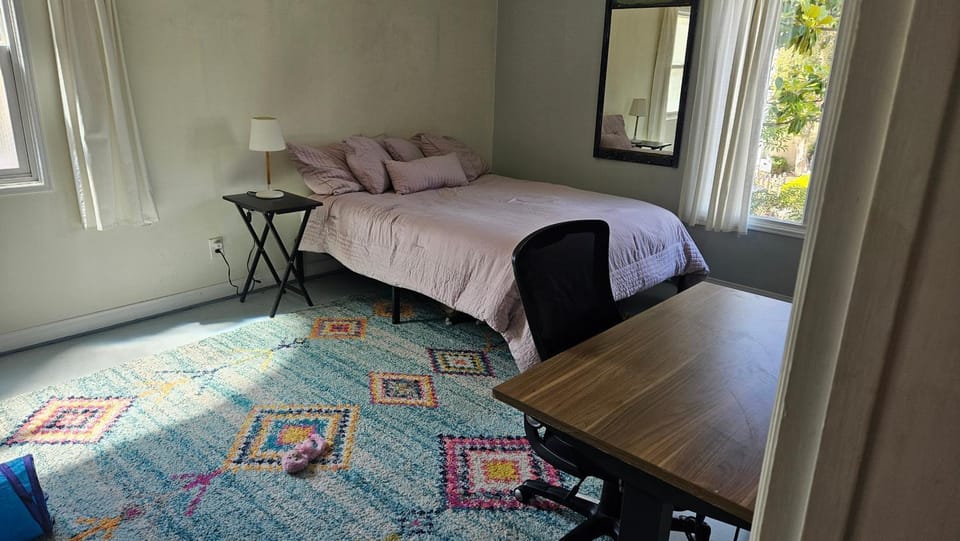 Doña Lola House in Studio City