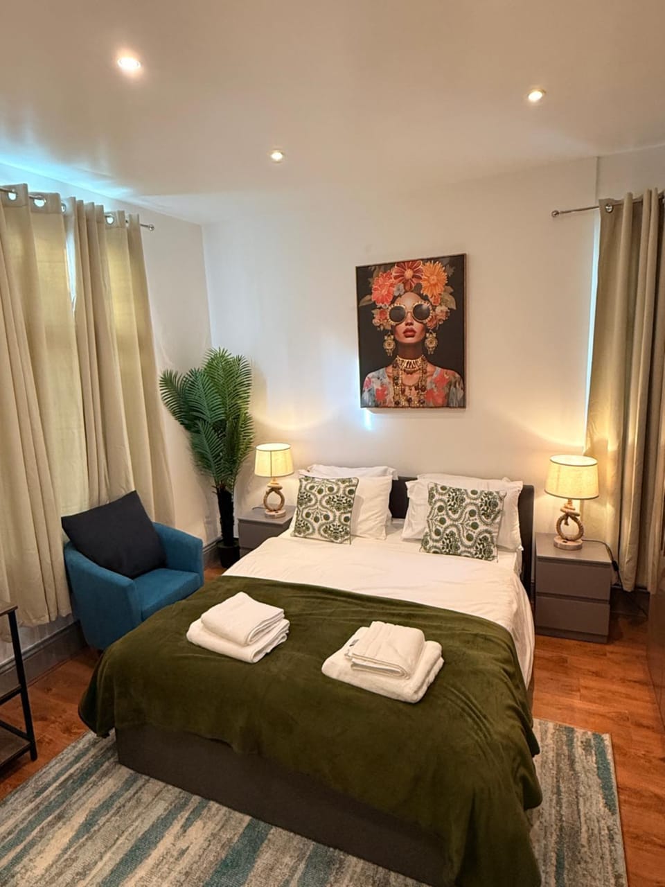 Bed, Bedroom, towels