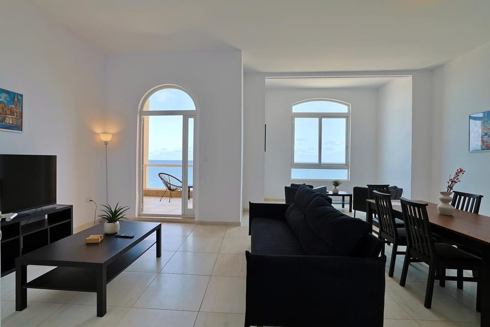 Ocean Bliss Sliema Apartment in Sliema