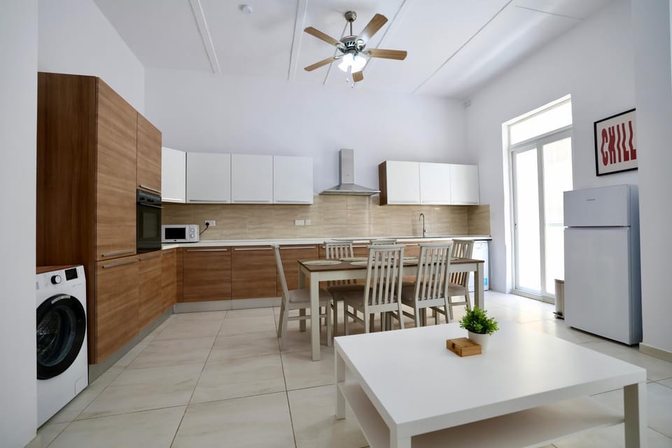 Ocean Bliss Sliema Apartment in Sliema