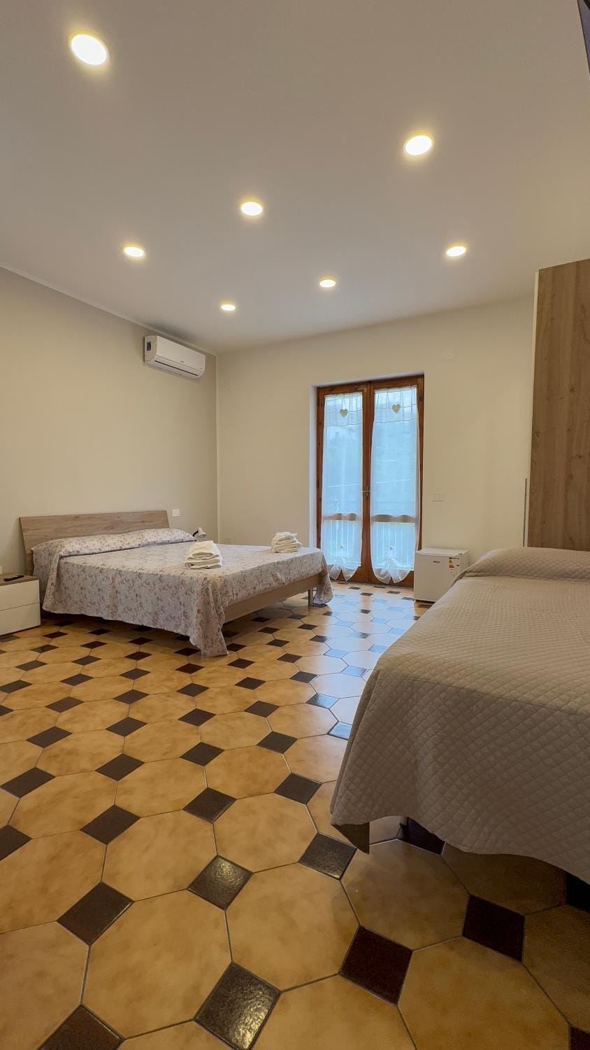 Bed, Photo of the whole room, Bedroom, air conditioner
