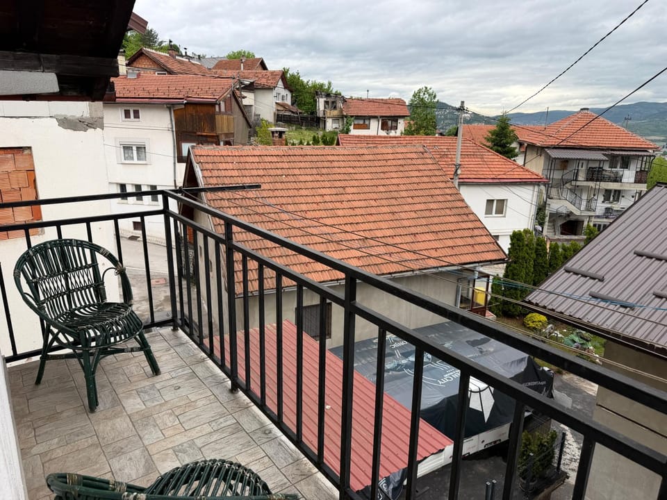 Property building, Natural landscape, Balcony/Terrace