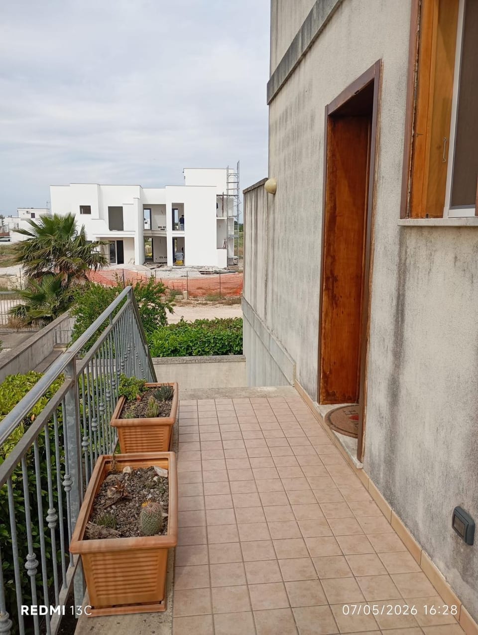Facade/entrance, Balcony/Terrace