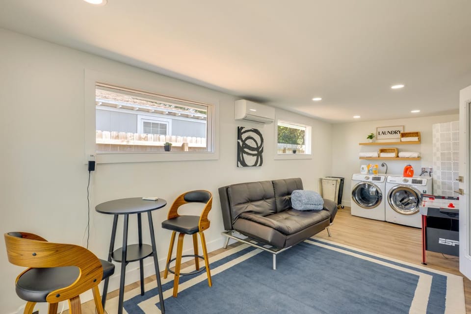Mins to Beach & Mayo Clinic, Pet-Friendly 4BR Home House in Jacksonville Beach