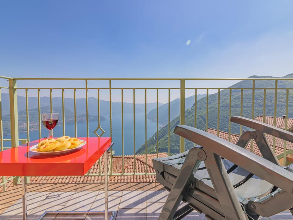 Balcony/Terrace, Lake view