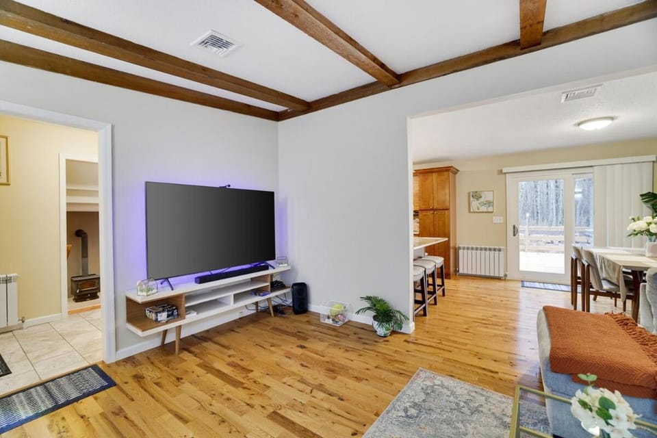 Spacious Pocono Retreat Kalahari Camelback Raceway House in Tunkhannock Township