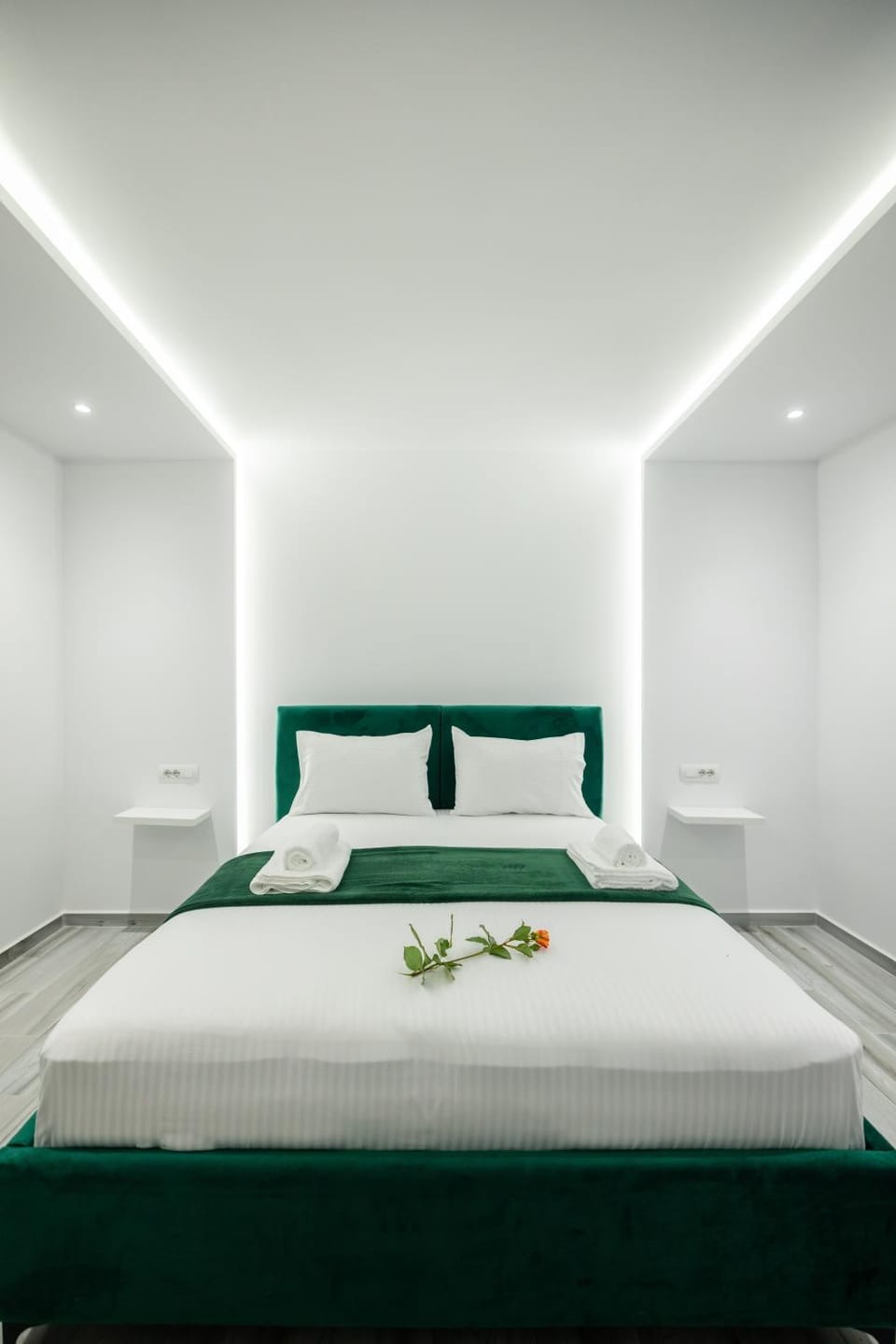 Bed, air conditioner