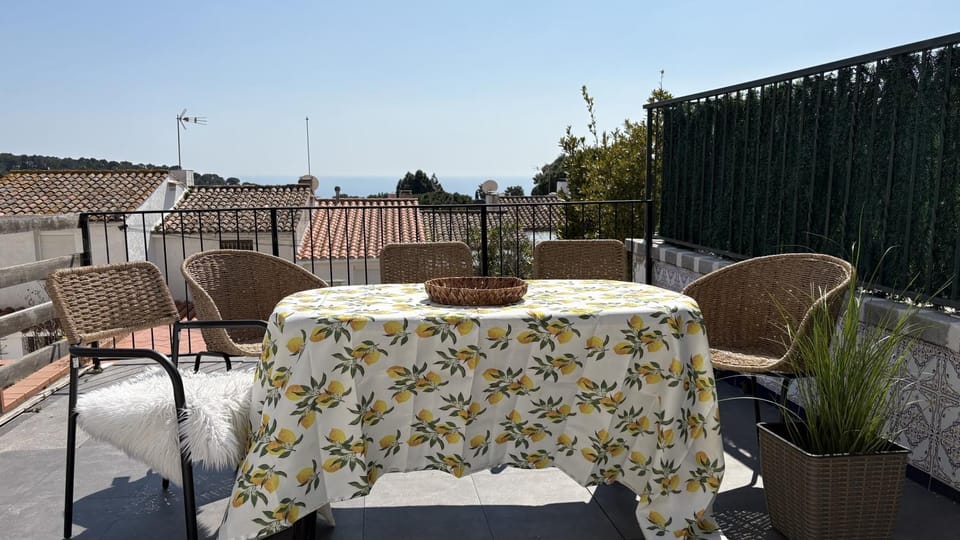 View (from property/room), Balcony/Terrace, Seating area, Dining area, Sea view, Sea view