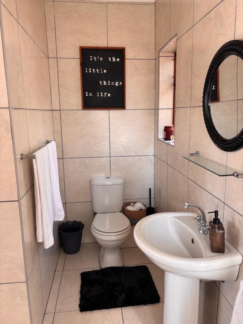 Shower, bidet, towels