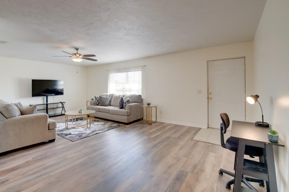 Steps to Crystal River! Dual-Unit w/ Patios & Yard House in Crystal River