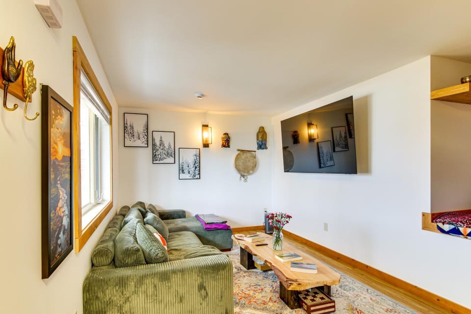 2 Units w/ Sauna & Cold Plunge! Belgrade Retreat House in Belgrade
