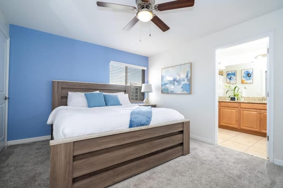 Resort Townhouse 5BR - Private Pool - Storey Lake House in Kissimmee