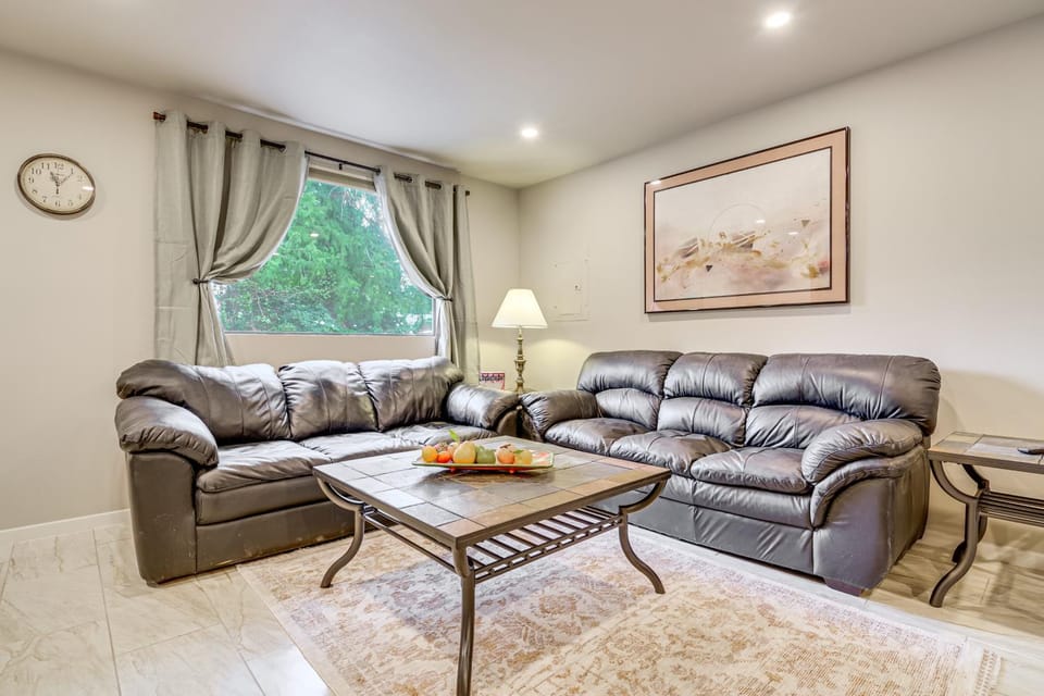 Gateway to Seattle Area! Apt Great for Commuters Apartment in North Creek