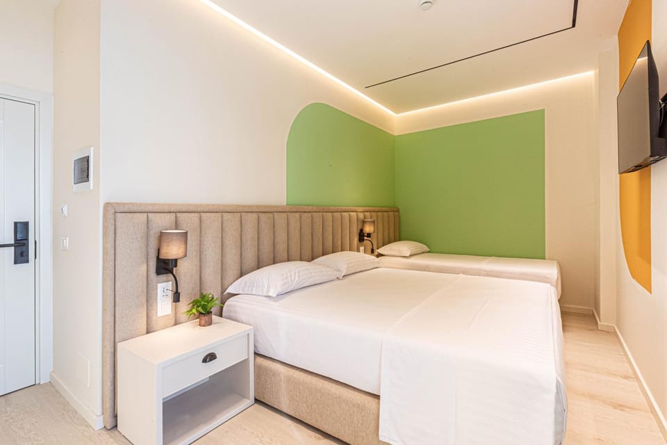 Santorini Luxury Room 10 - Private Terrace with Sea View, Parking and more Apartment in Vlorë County, Albania