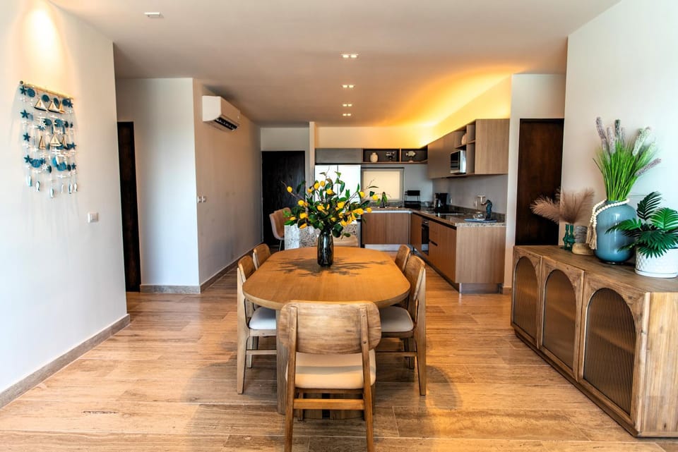 Kitchen or kitchenette, Living room, Decorative detail, Dining area