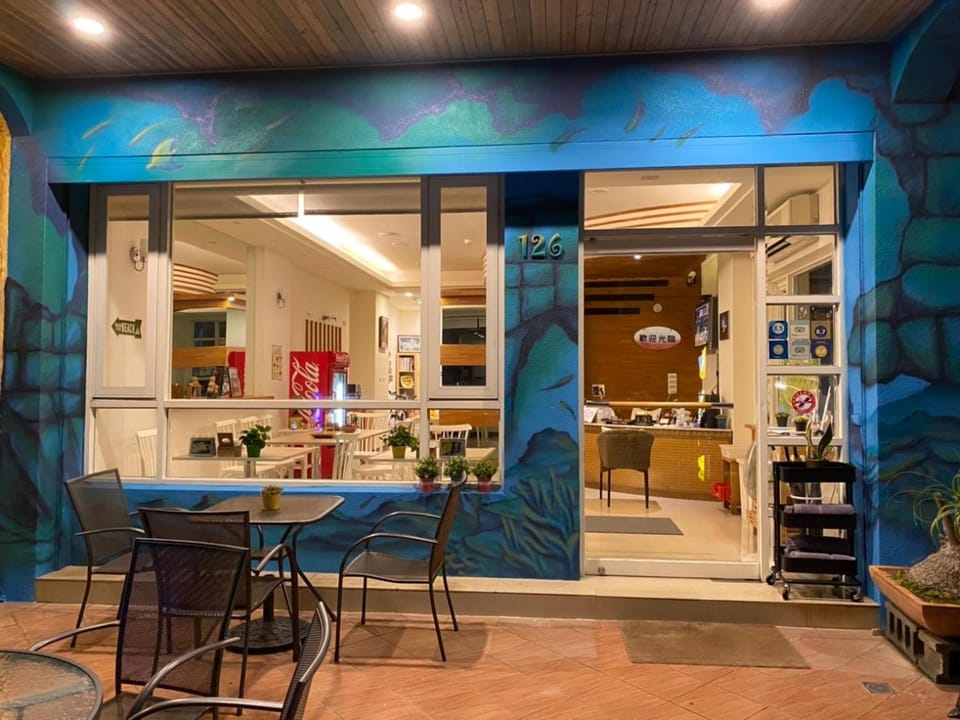 Patio, Facade/entrance