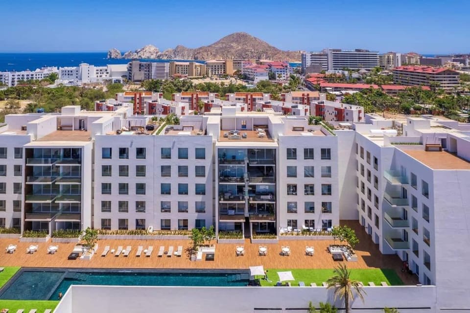 Walk to Medano Beach & Marina Modern 3BR Condo House in Cabo San Lucas
