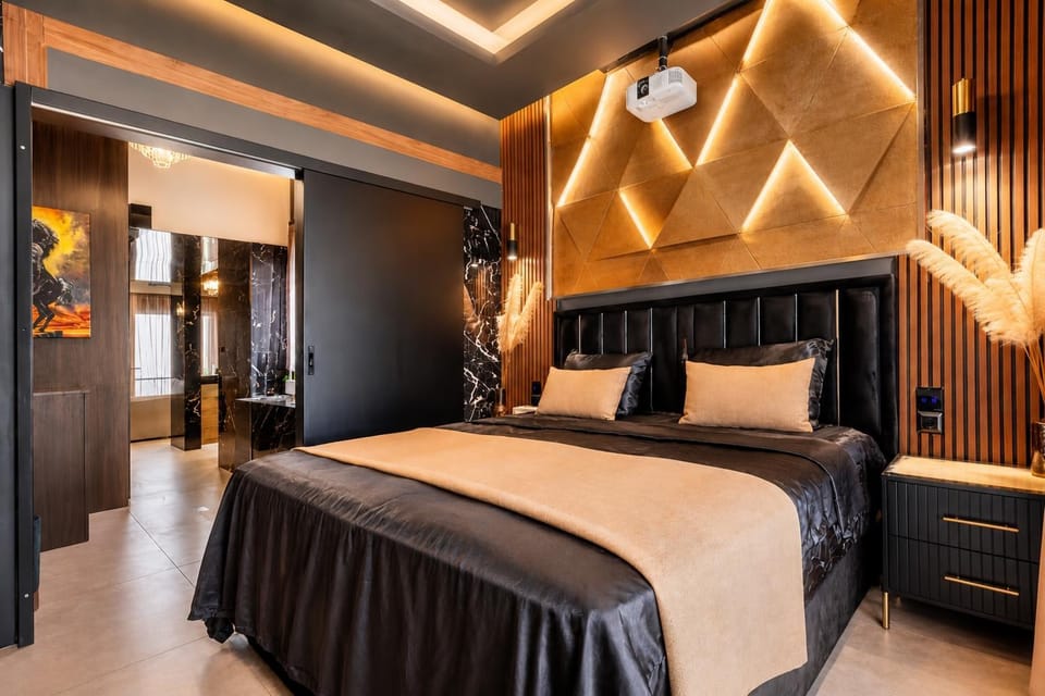 Bed, Photo of the whole room, Bedroom