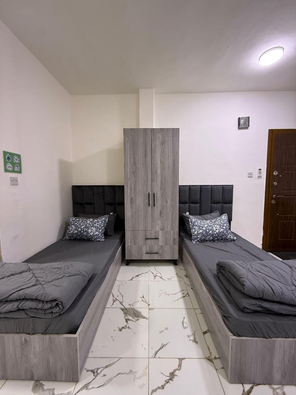 Bed, Living room, Bedroom