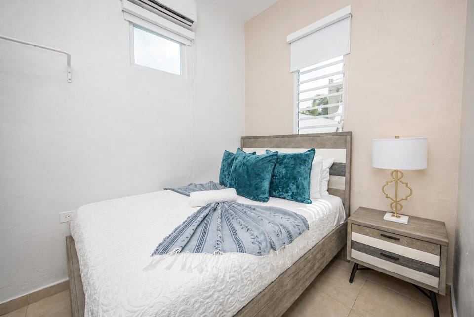 Stylish 2 Br Apartment Steps from La Cerra Apartment in San Juan