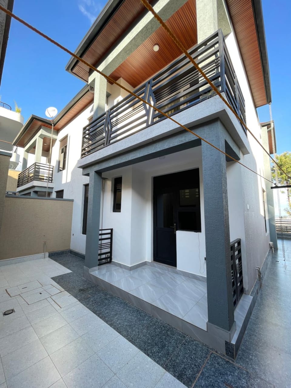 Stylish Home with Airport View Villa in Africa