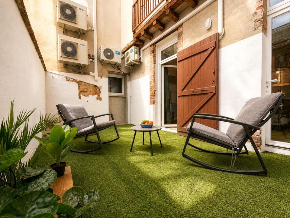 Patio, sunbed