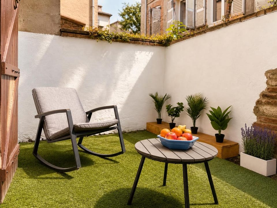 Patio, Spring, Day, Balcony/Terrace