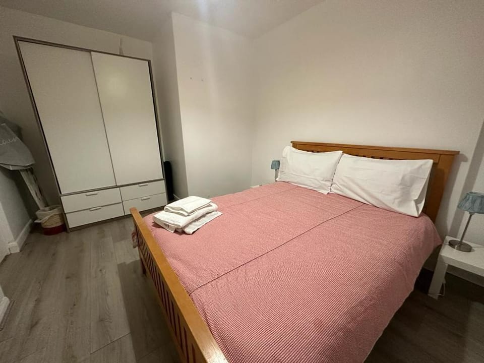 Garden Flat near Wembley easy access to Central London Apartment in London Borough of Ealing