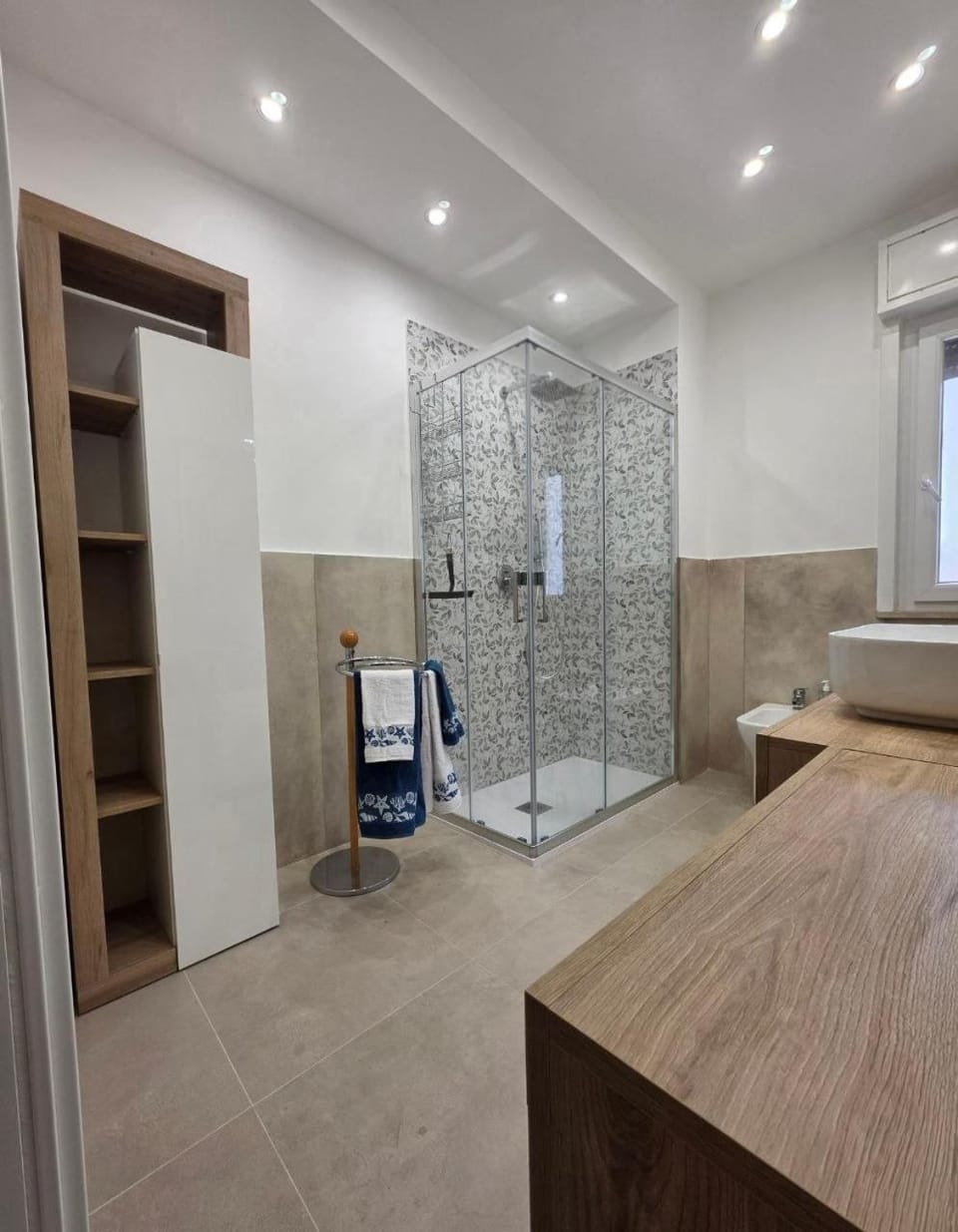 Shower, Bathroom