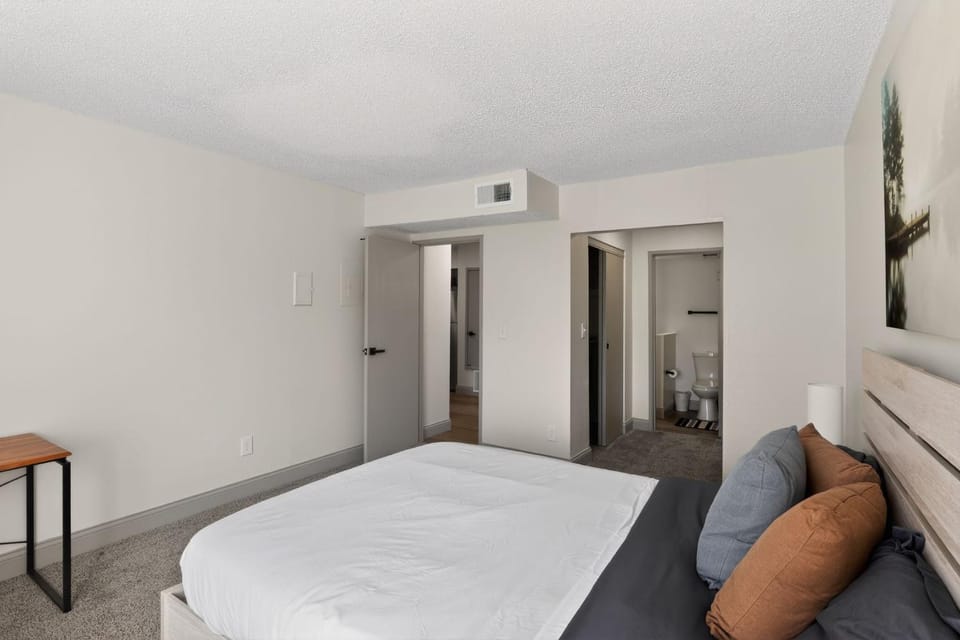 Modern 1-bedroom apartment in Lenexa Apartment in Lenexa