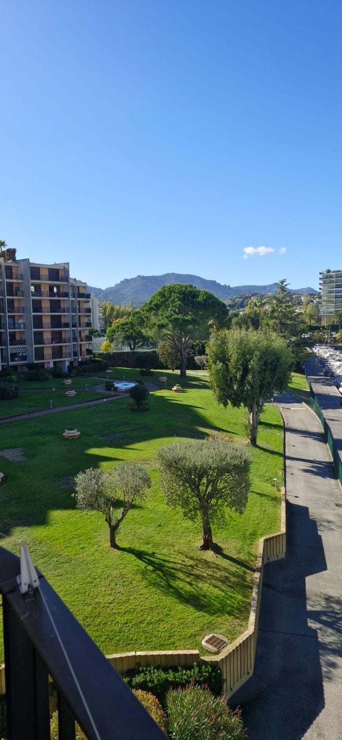 Le Masters Signature Golf & Sea Apartment in Mandelieu-La Napoule