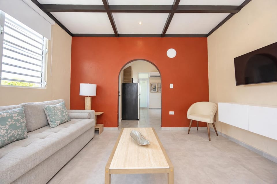 Cozy 2 Br Apartment Steps from La Cerra Apartment in San Juan