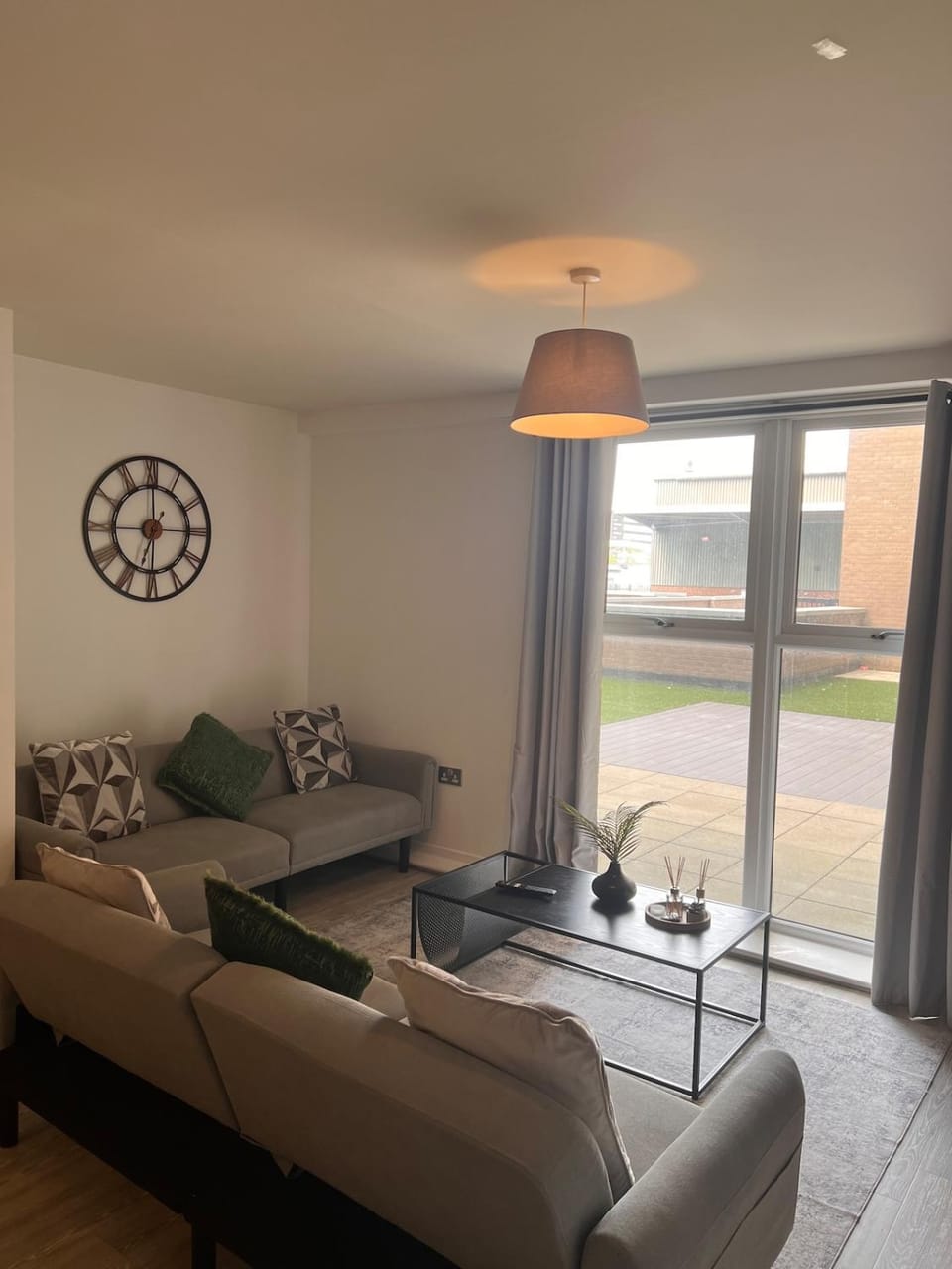 Stylish-Modern 3-Bed Townhouse Apartment in Salford