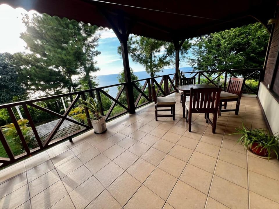 Annes Retreat Chalet in Caribbean