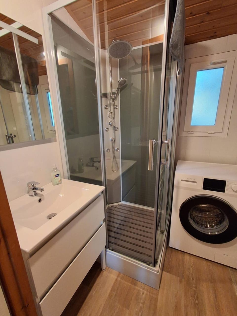 Shower, Bathroom