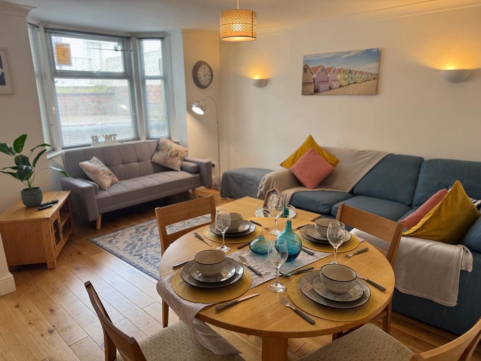 Southsea Deck I Located In the Heart of Southsea with Parking Apartment in Portsmouth