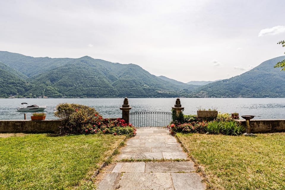 Nearby landmark, Spring, Day, Natural landscape, Lake view, Mountain view
