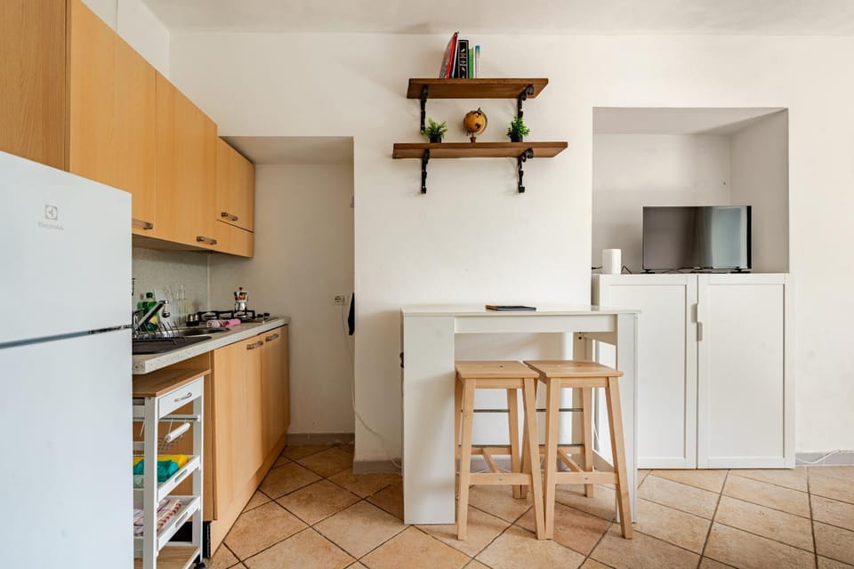 Kitchen or kitchenette, Dining area, minibar, pet friendly, stove