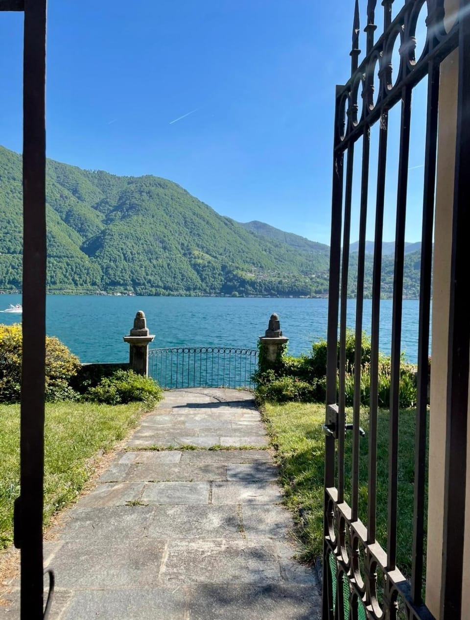 Day, Lake view, Mountain view