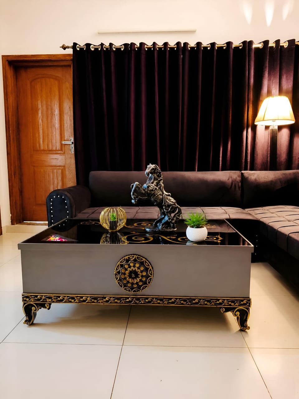 Living room, Seating area