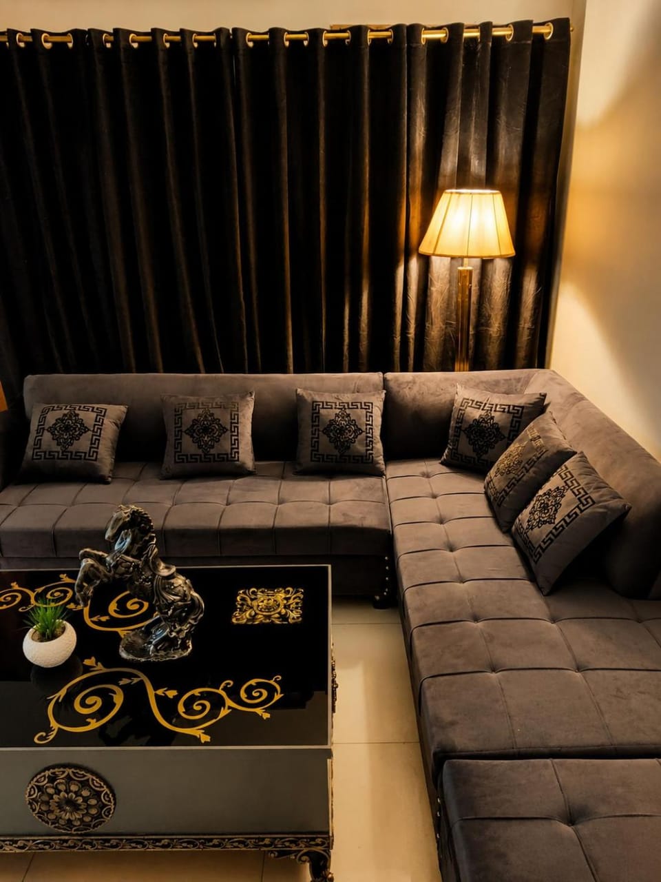 Living room, Seating area