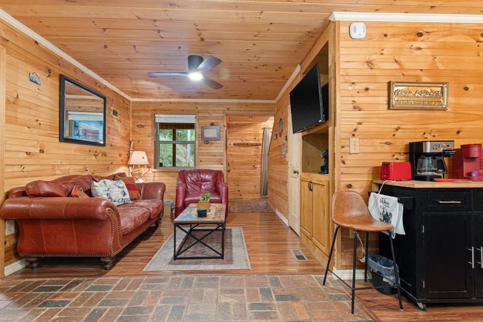 TV and multimedia, Coffee/tea facilities, Living room, Seating area