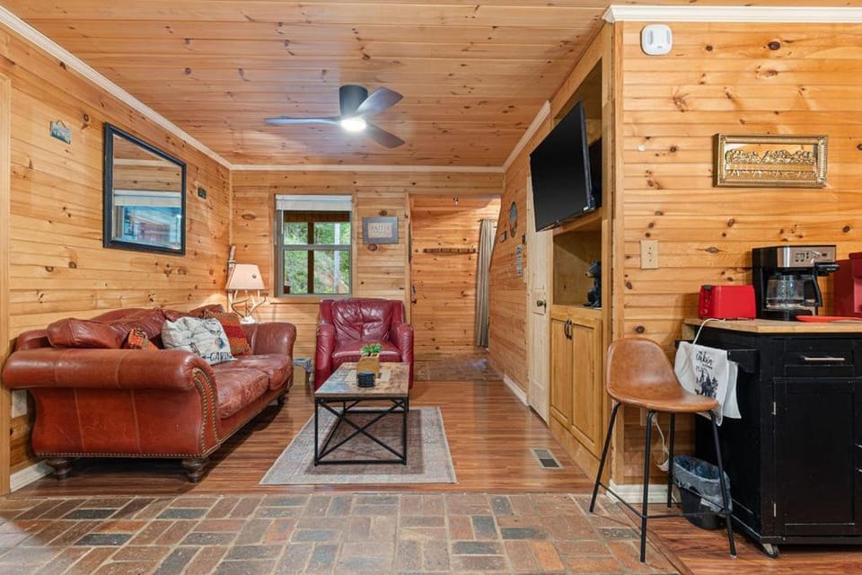 TV and multimedia, Coffee/tea facilities, Living room, Seating area